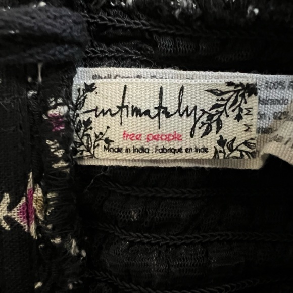 #658 FREE PEOPLE Lacey Looks Bandeau Floral Black Size Medium - Picture 3 of 3